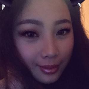 Meet your Posher, Maxine